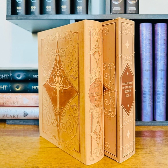 Fairyloot Exclusive Secret Book - Collection of Megical Tomes Vol. 4 - Picture 7 of 12